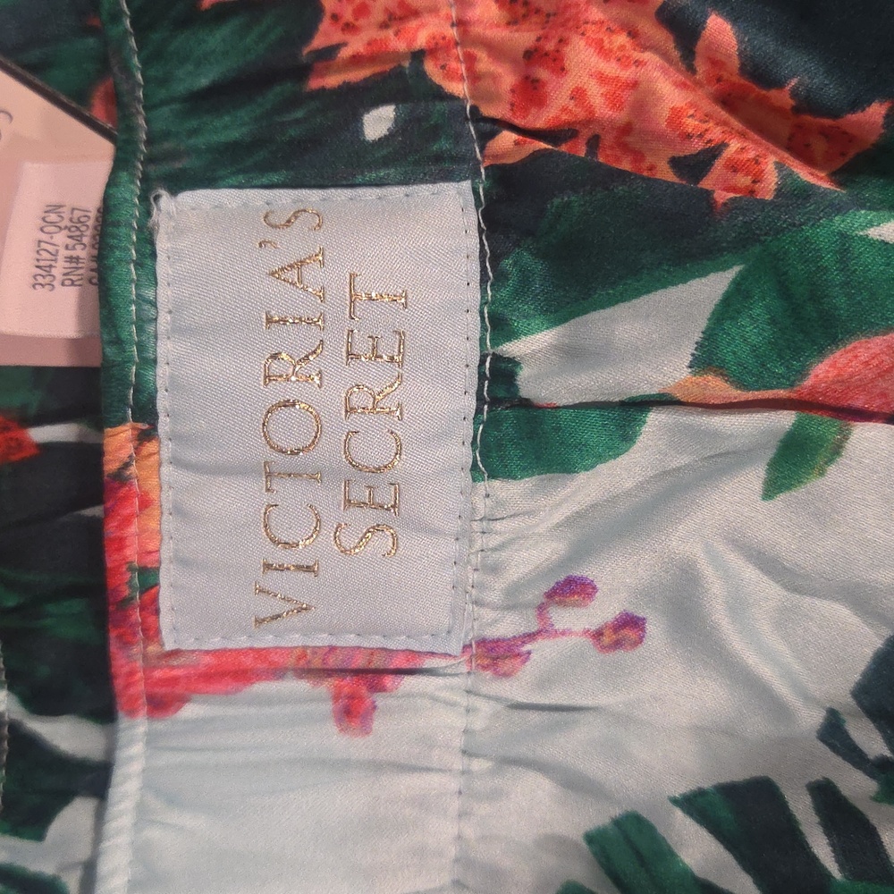 Victoria's Secret Tropical Floral Pajama Shorts Nwt Size M - Picture 2 of 3